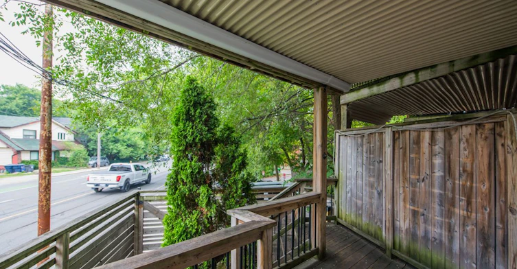 Main-233 Kingston Road, Toronto, ON, M4L 1T5 - 12