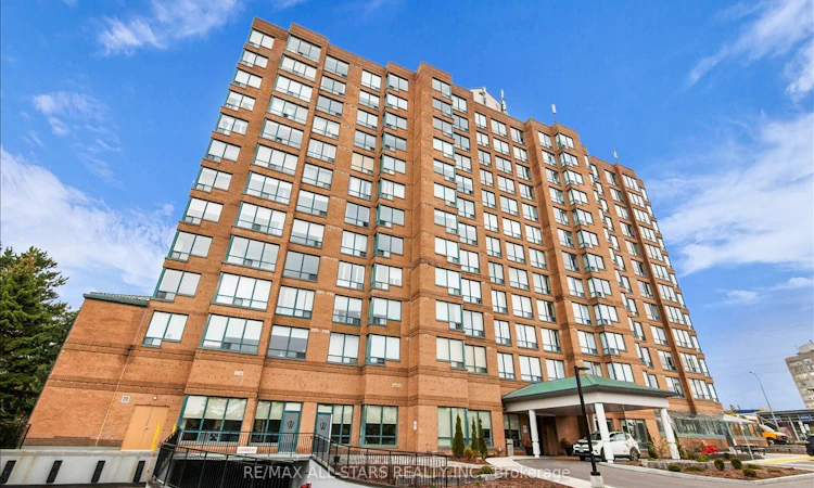 1002-711 Rossland Road E