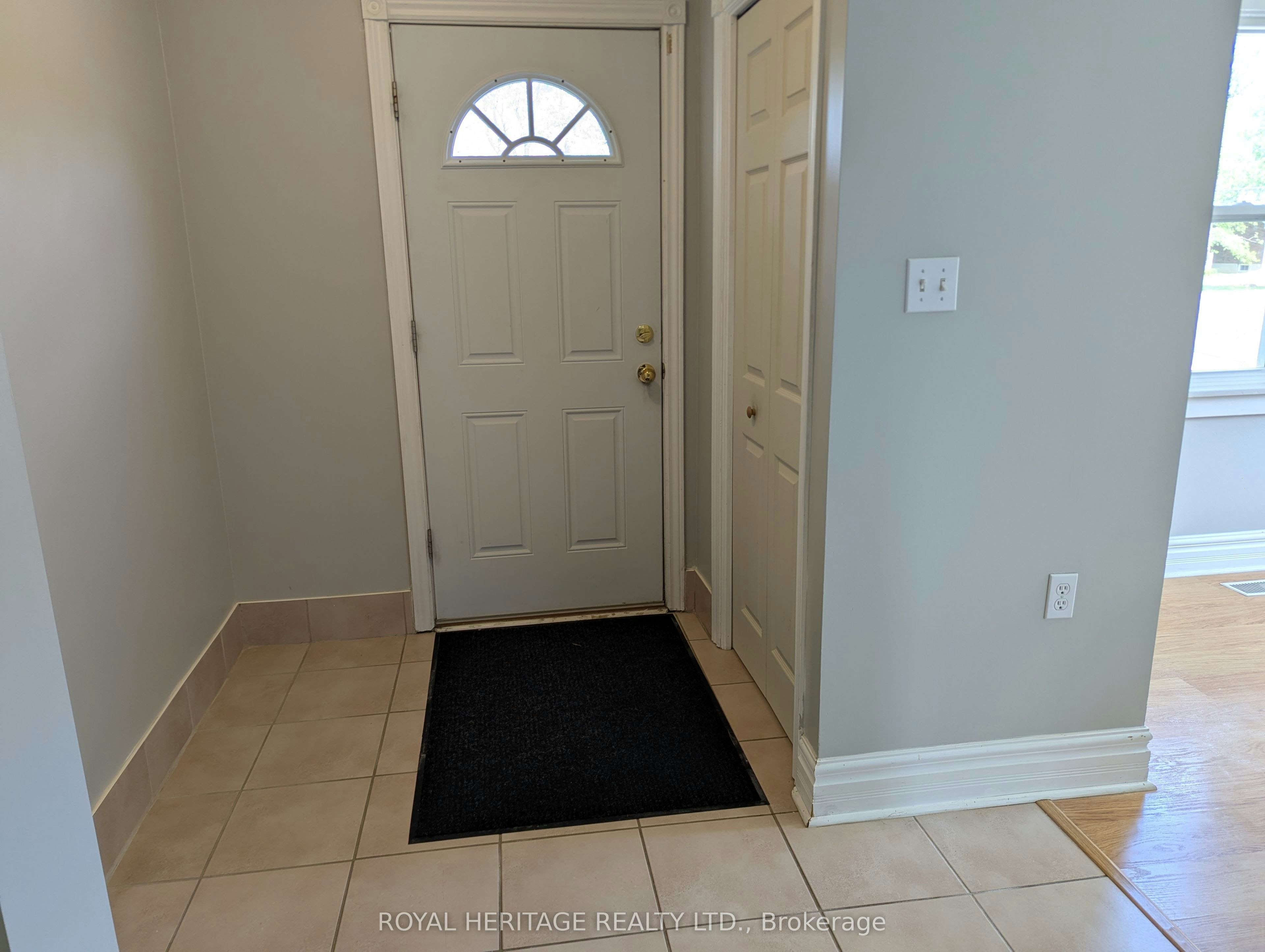 1-951 Dundas Street E, Whitby, ON, L1N 2K1 - 3