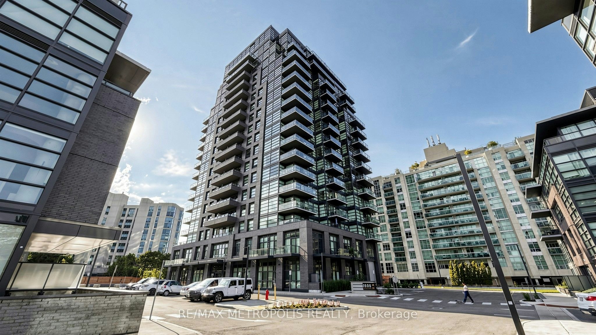 #1707-1606 Charles Street, Whitby, ON, L1N 0P1