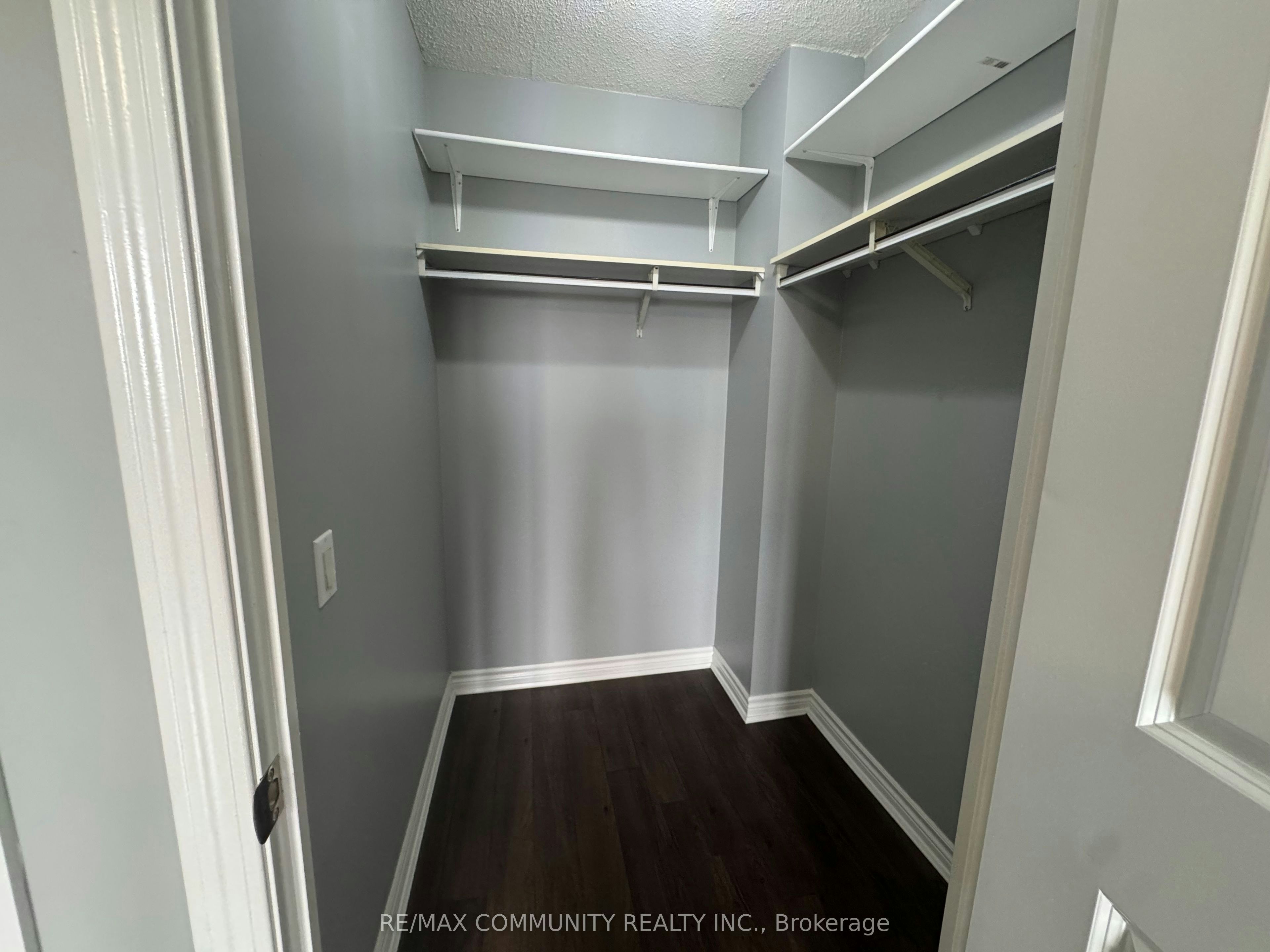 541-18 Mondeo Drive, Toronto, ON, M1P 5C8 - 11