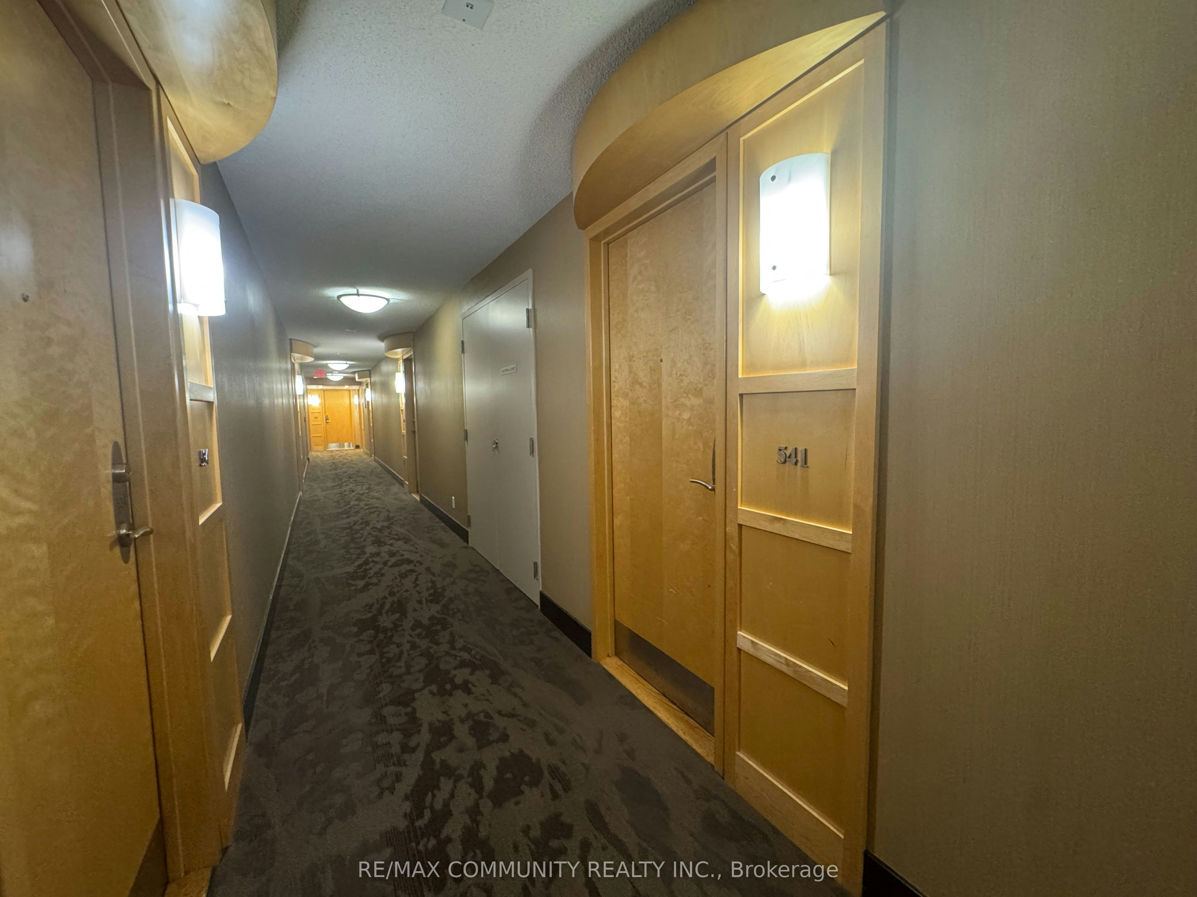 541-18 Mondeo Drive, Toronto, ON, M1P 5C8 - 6