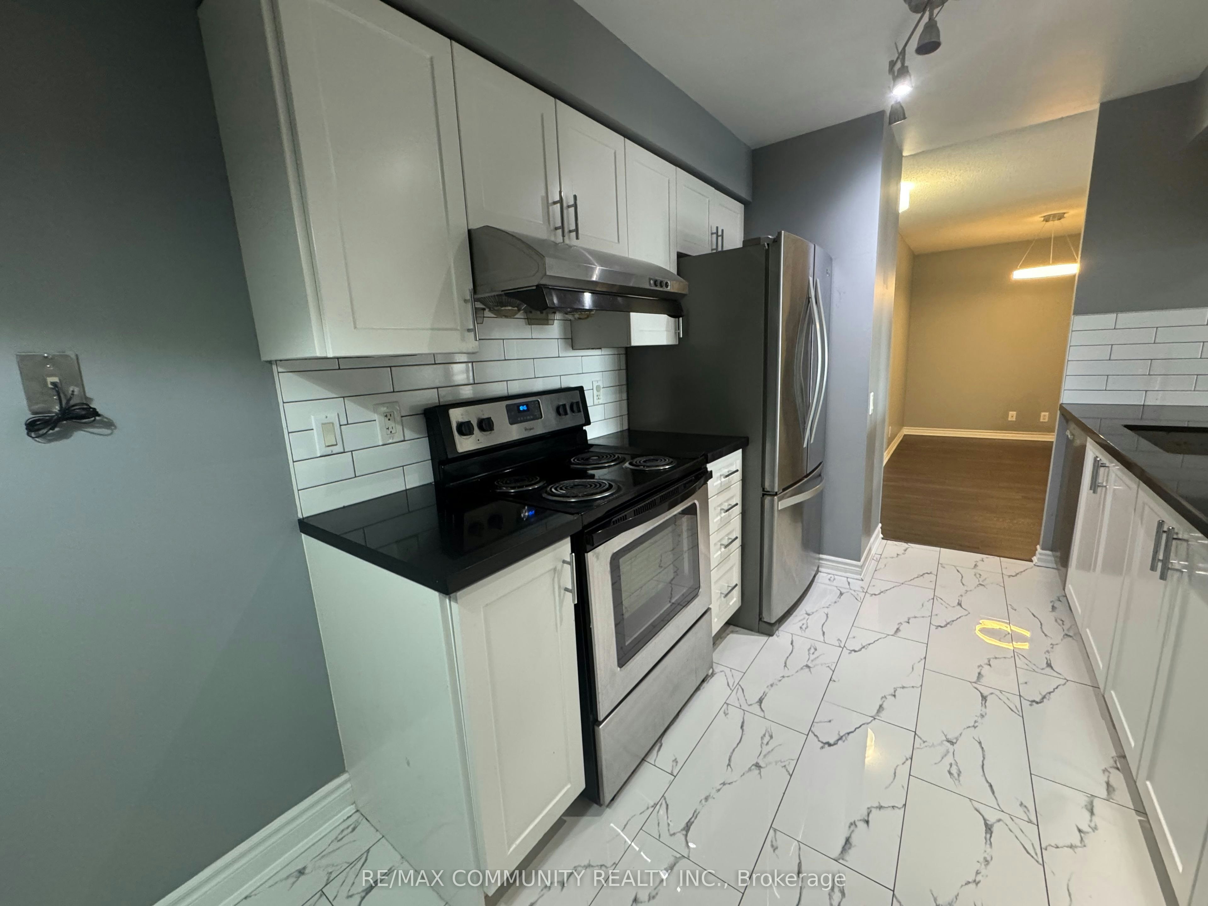 541-18 Mondeo Drive, Toronto, ON, M1P 5C8 - 19