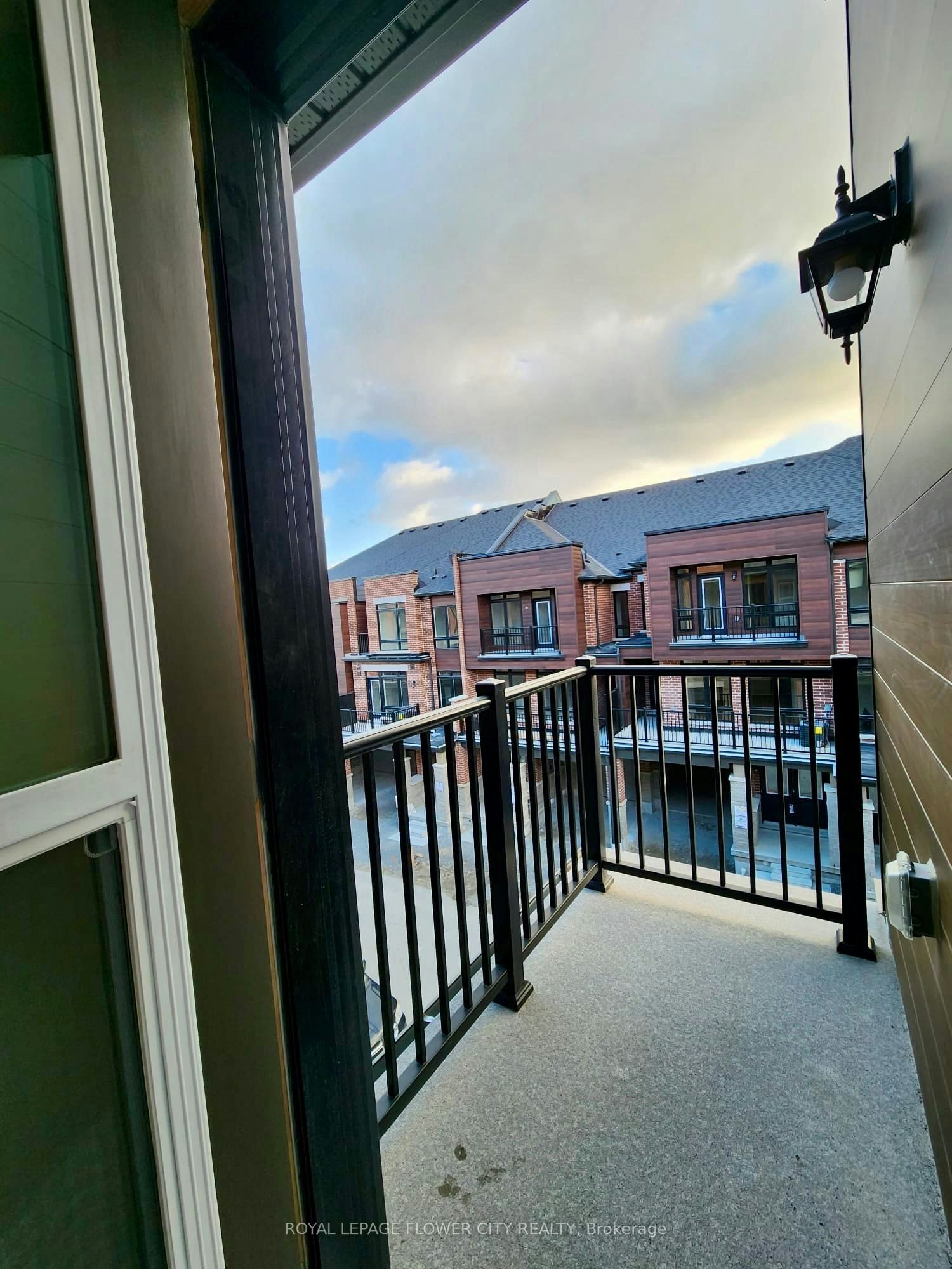512 Littlewood Lane, Ajax, ON, L1S 0H1 - 34