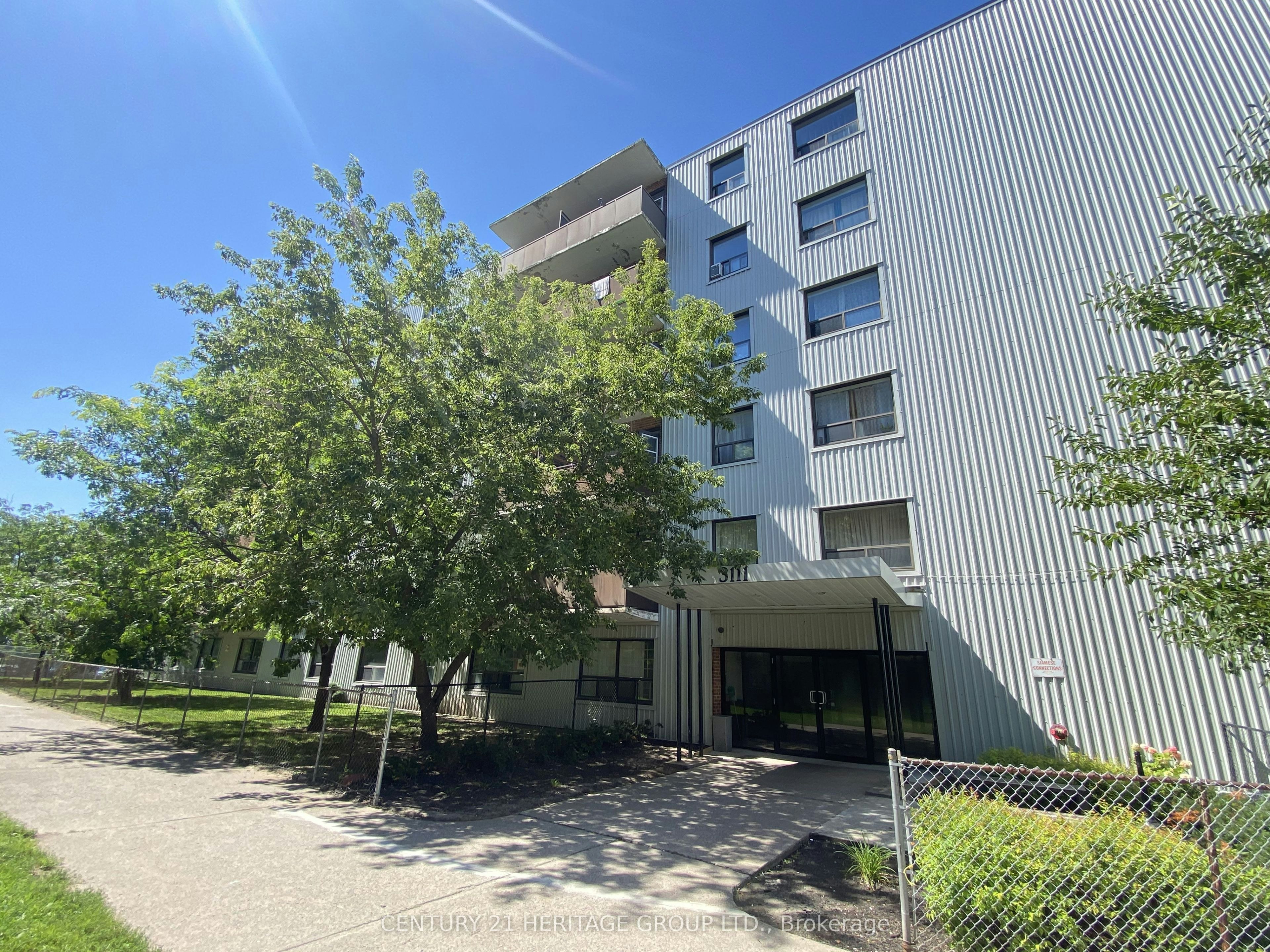 102-3111 Eglinton Avenue E, Toronto, ON, M1J 2G4 - 2