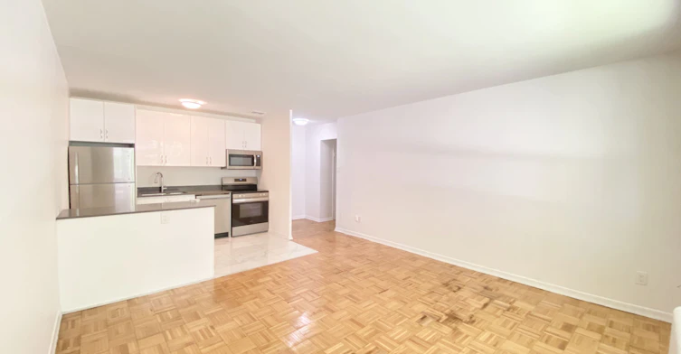 102-3111 Eglinton Avenue E, Toronto, ON, M1J 2G4 - 6