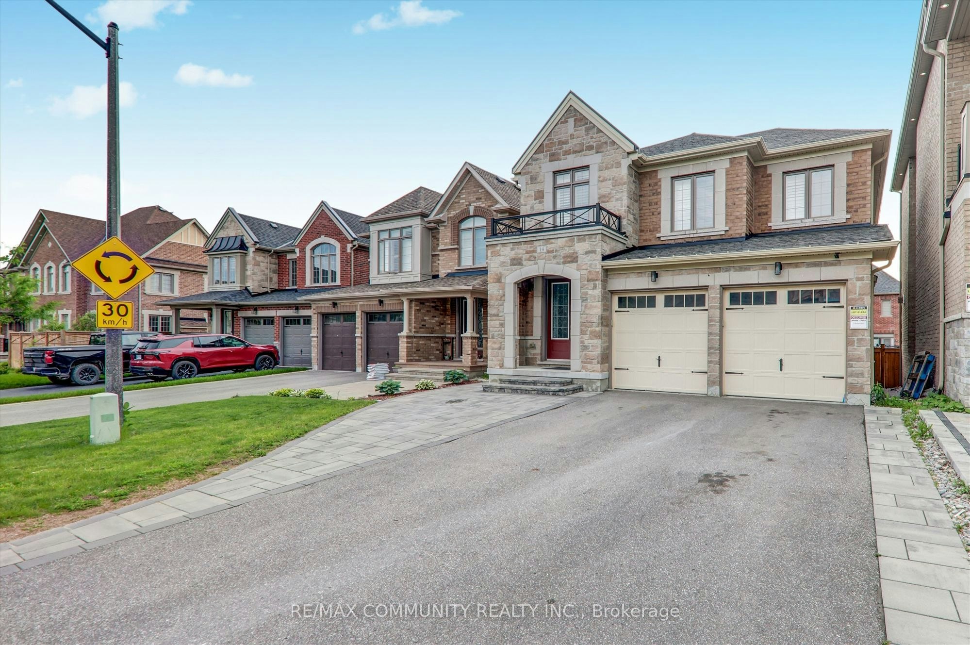 14 Audubon Street, Whitby, ON, L1P 0C4 - 2