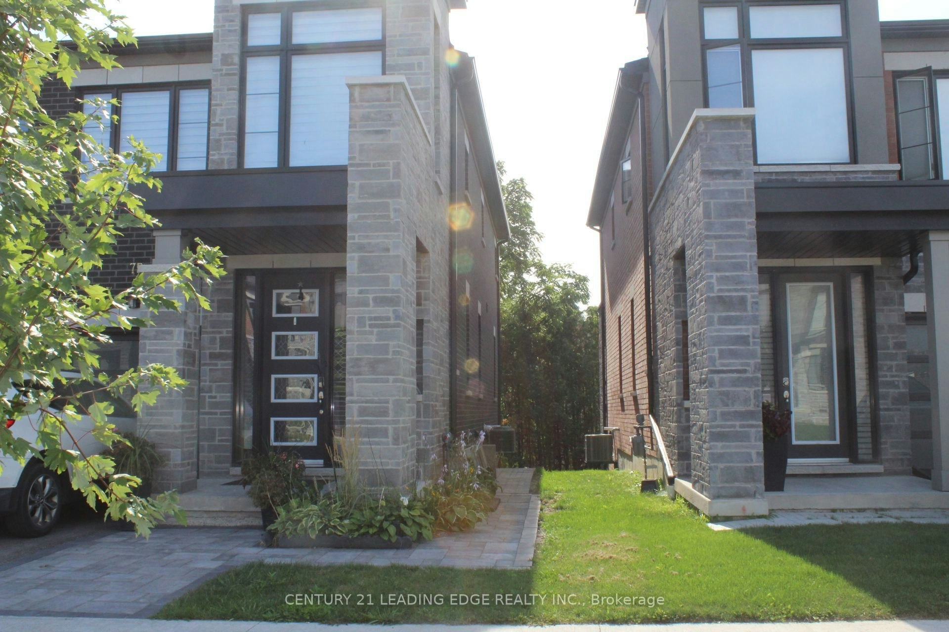 75 Pine Gate Place, Whitby, ON, L1R 0S2