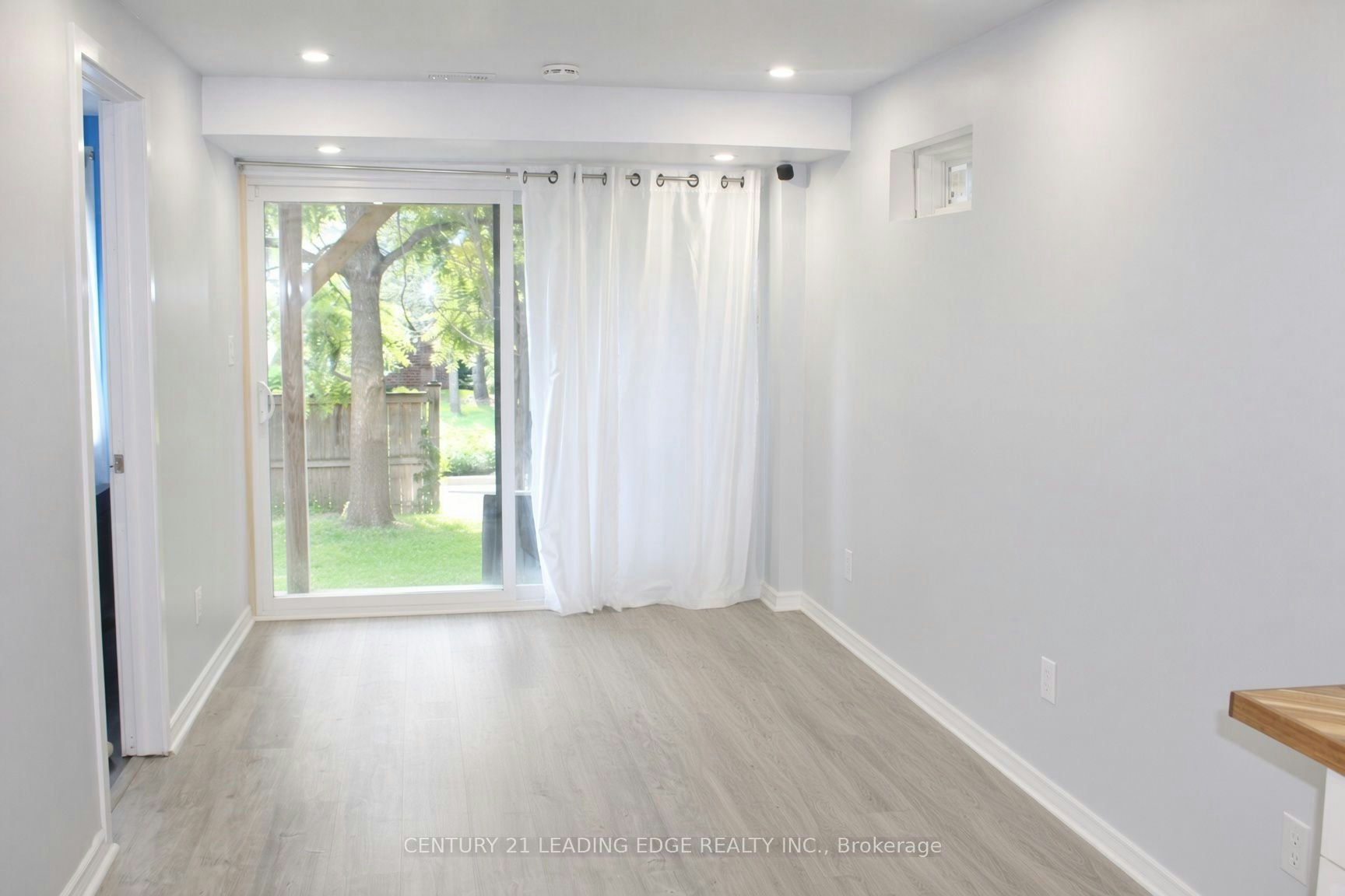 75 Pine Gate Place, Whitby, ON, L1R 0S2 - 4