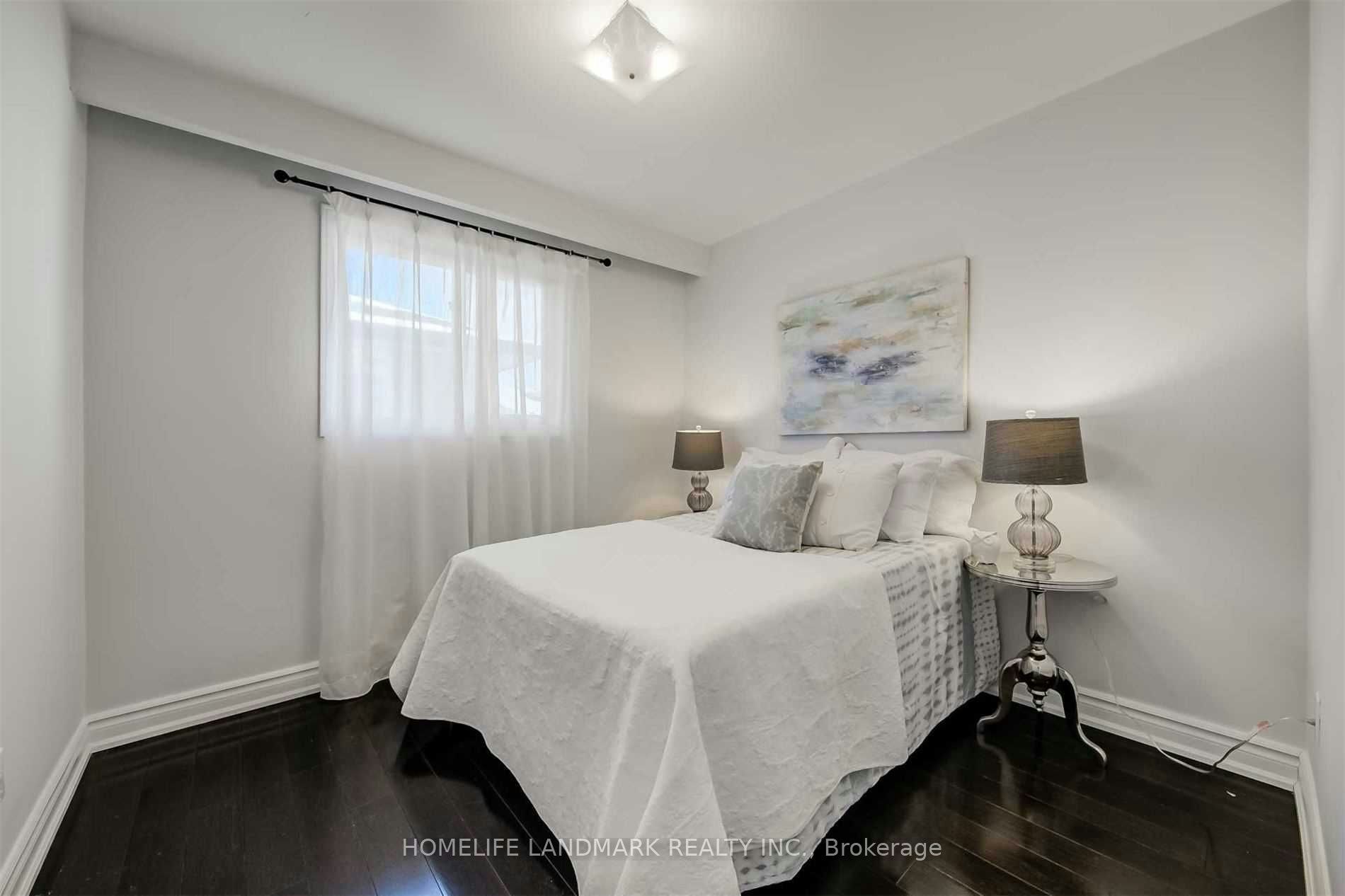 2 Crayford Drive, Toronto, ON, M1W 3B6 - 12