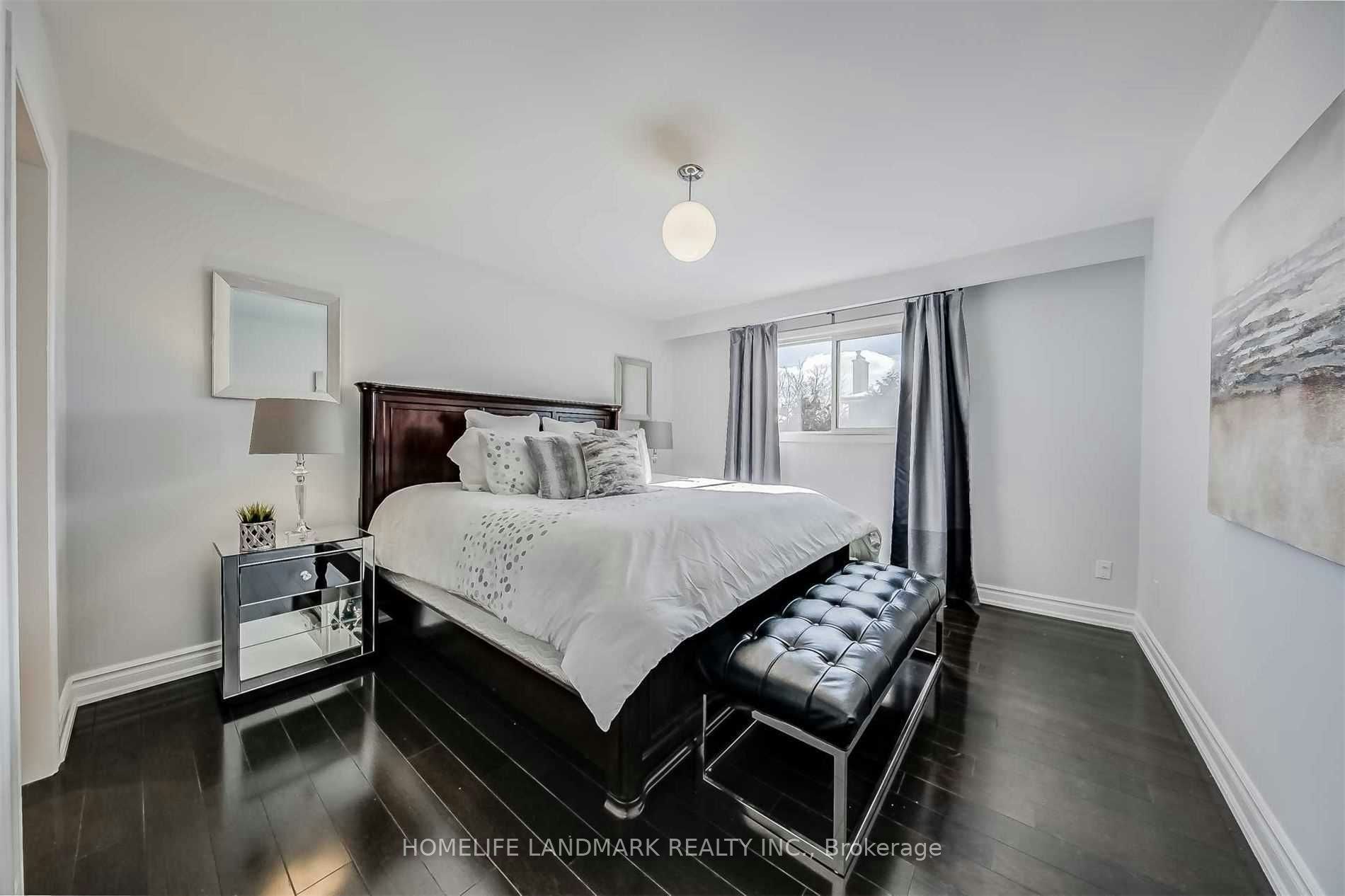 2 Crayford Drive, Toronto, ON, M1W 3B6 - 8