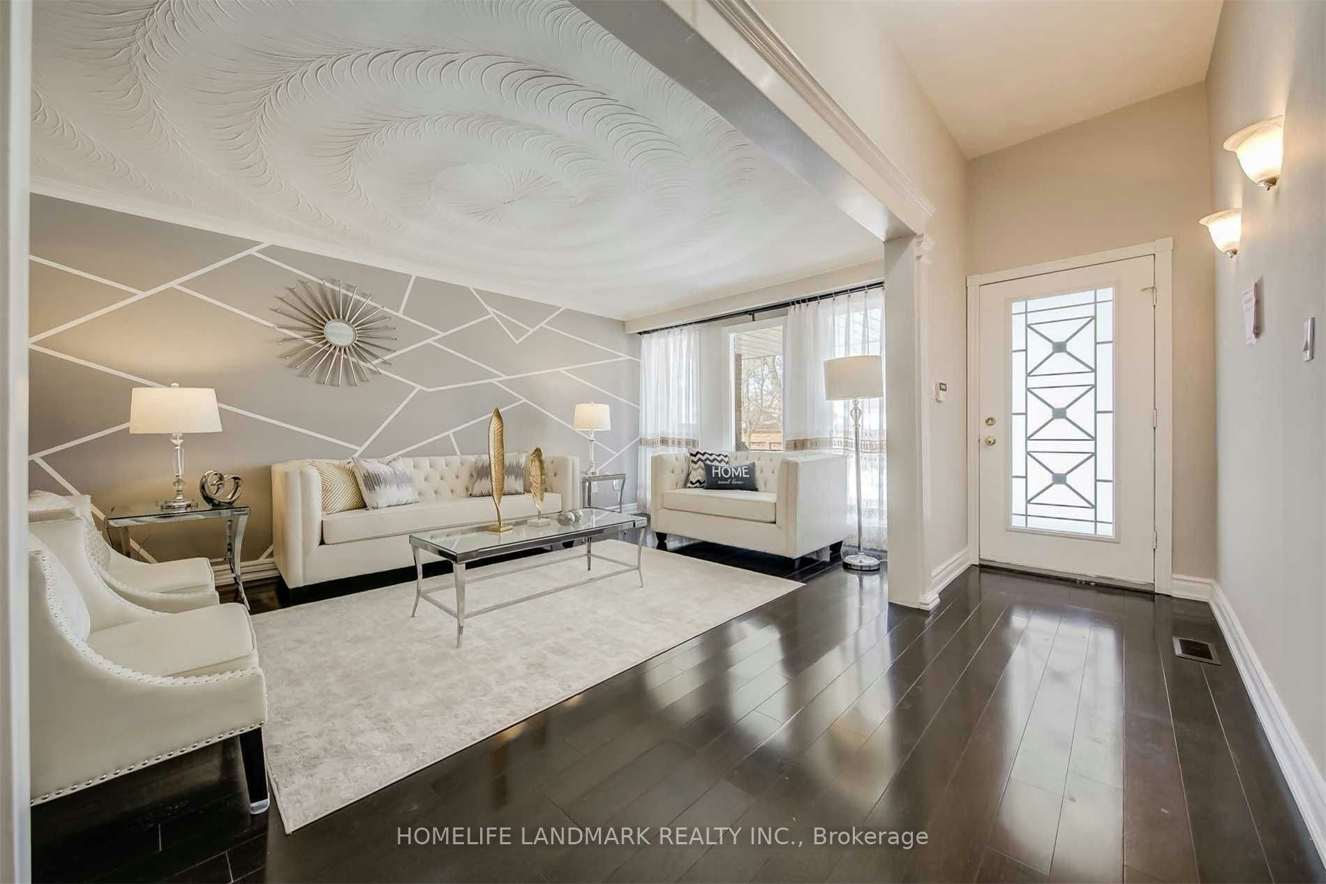 2 Crayford Drive, Toronto, ON, M1W 3B6