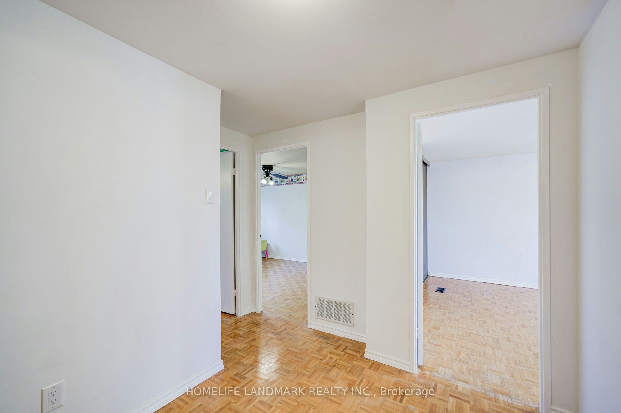 3025 Bridletowne Circle, Toronto, ON, M1W 2C9 - 22