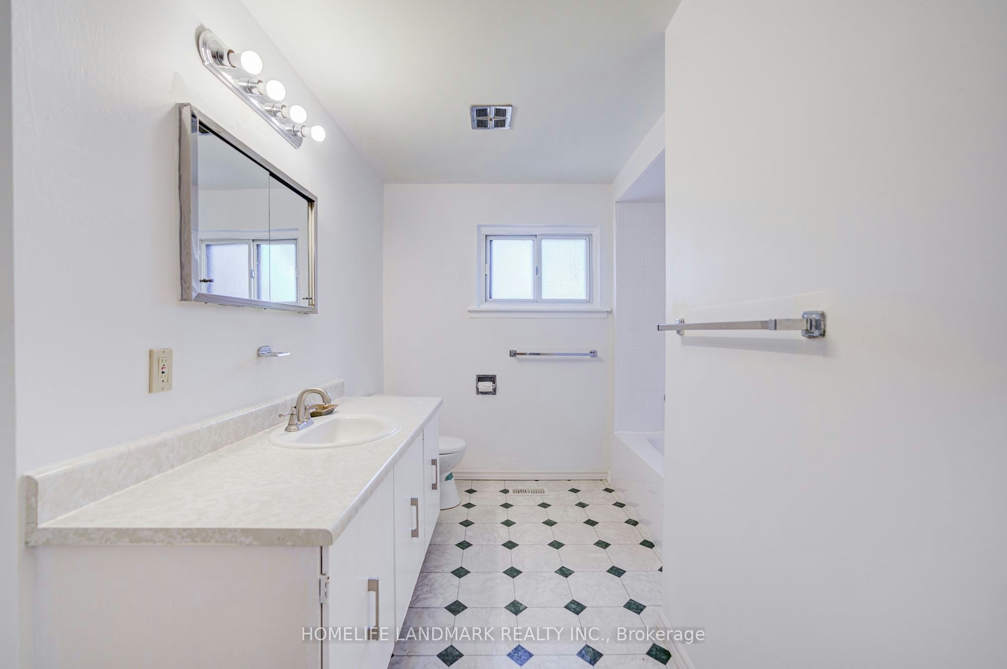 3025 Bridletowne Circle, Toronto, ON, M1W 2C9 - 23