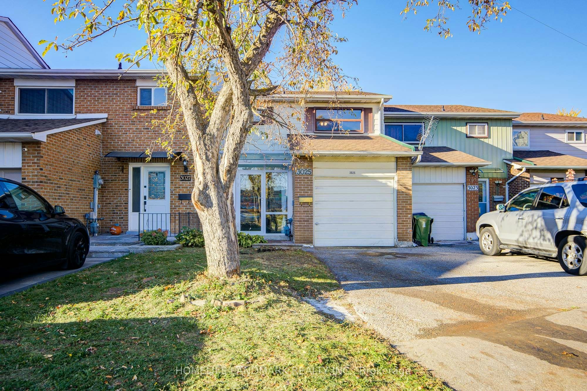 3025 Bridletowne Circle, Toronto, ON, M1W 2C9 - 3