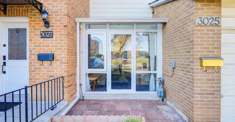 3025 Bridletowne Circle, Toronto, ON, M1W 2C9 - 5