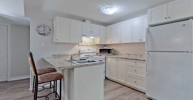308 Elgin Street W, Oshawa, ON, L1J 2P3 - 3