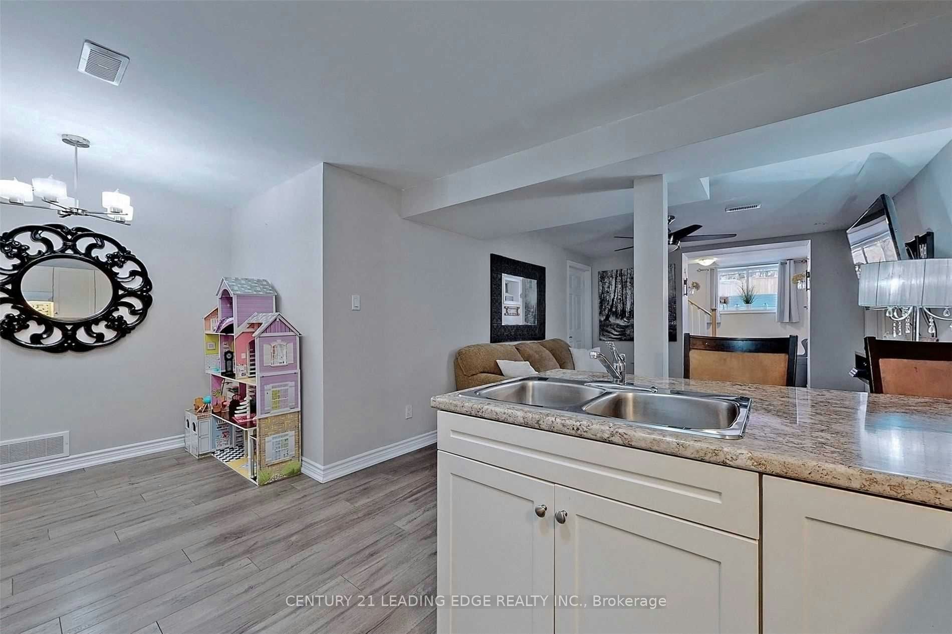 308 Elgin Street W, Oshawa, ON, L1J 2P3 - 4