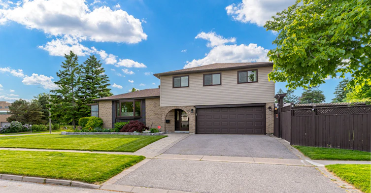 51 Lewin Crescent, Ajax, ON, L1S 3A2