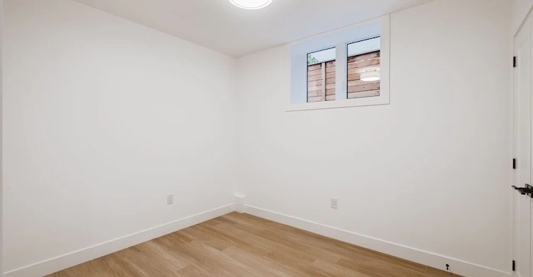 Lower-37 Milverton Boulevard, Toronto, ON, M4J 1T5 - 14