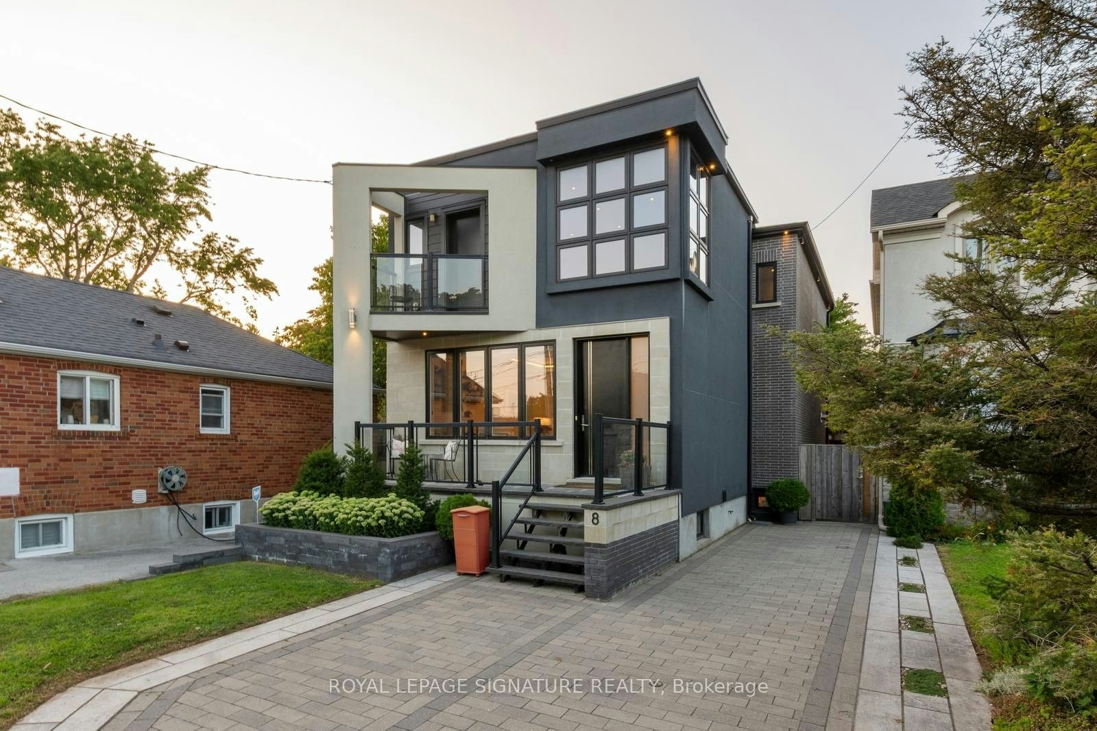 8 Dunkirk Road, Toronto, ON, M4C 2L9