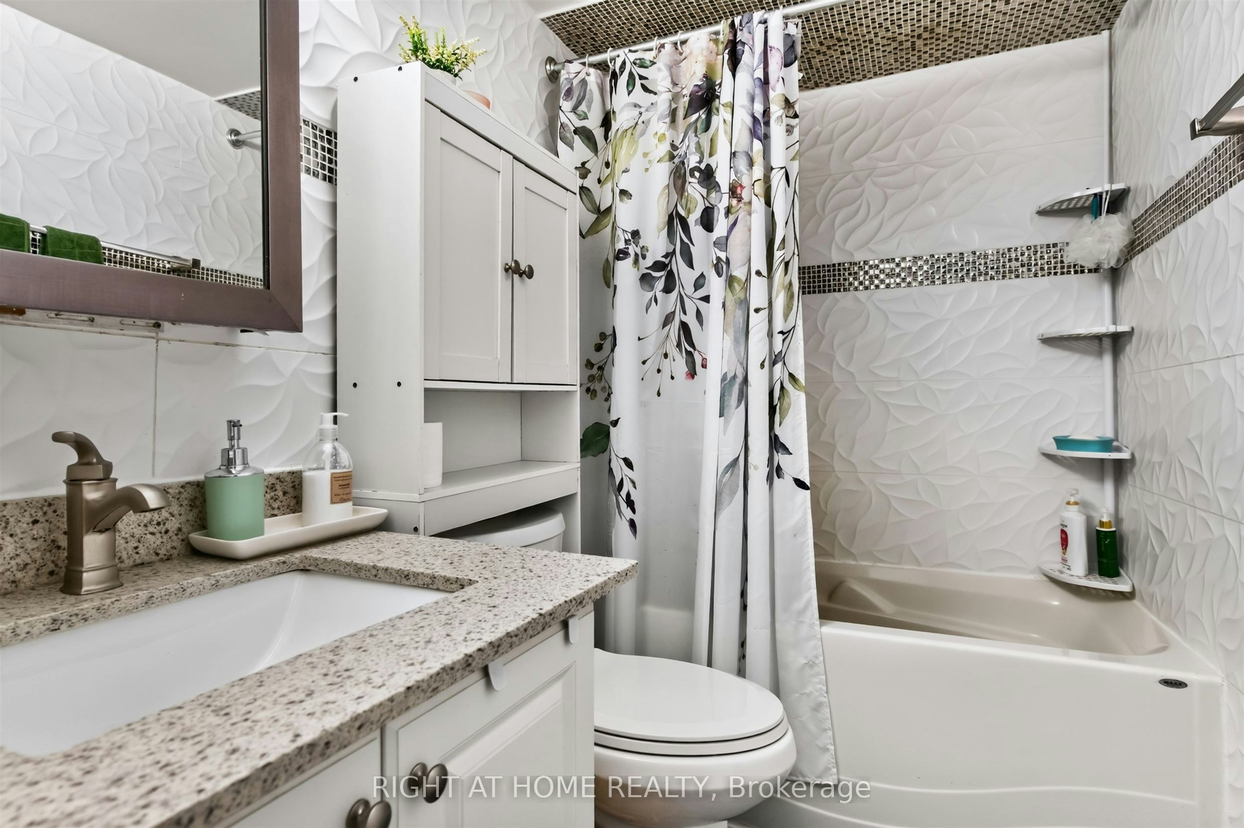 2407-3 Massey Square, Toronto, ON, M4C 5L5 - 18