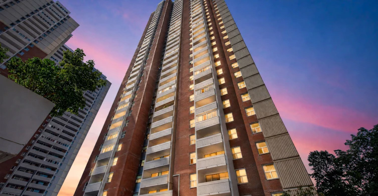 2407-3 Massey Square, Toronto, ON, M4C 5L5 - 2