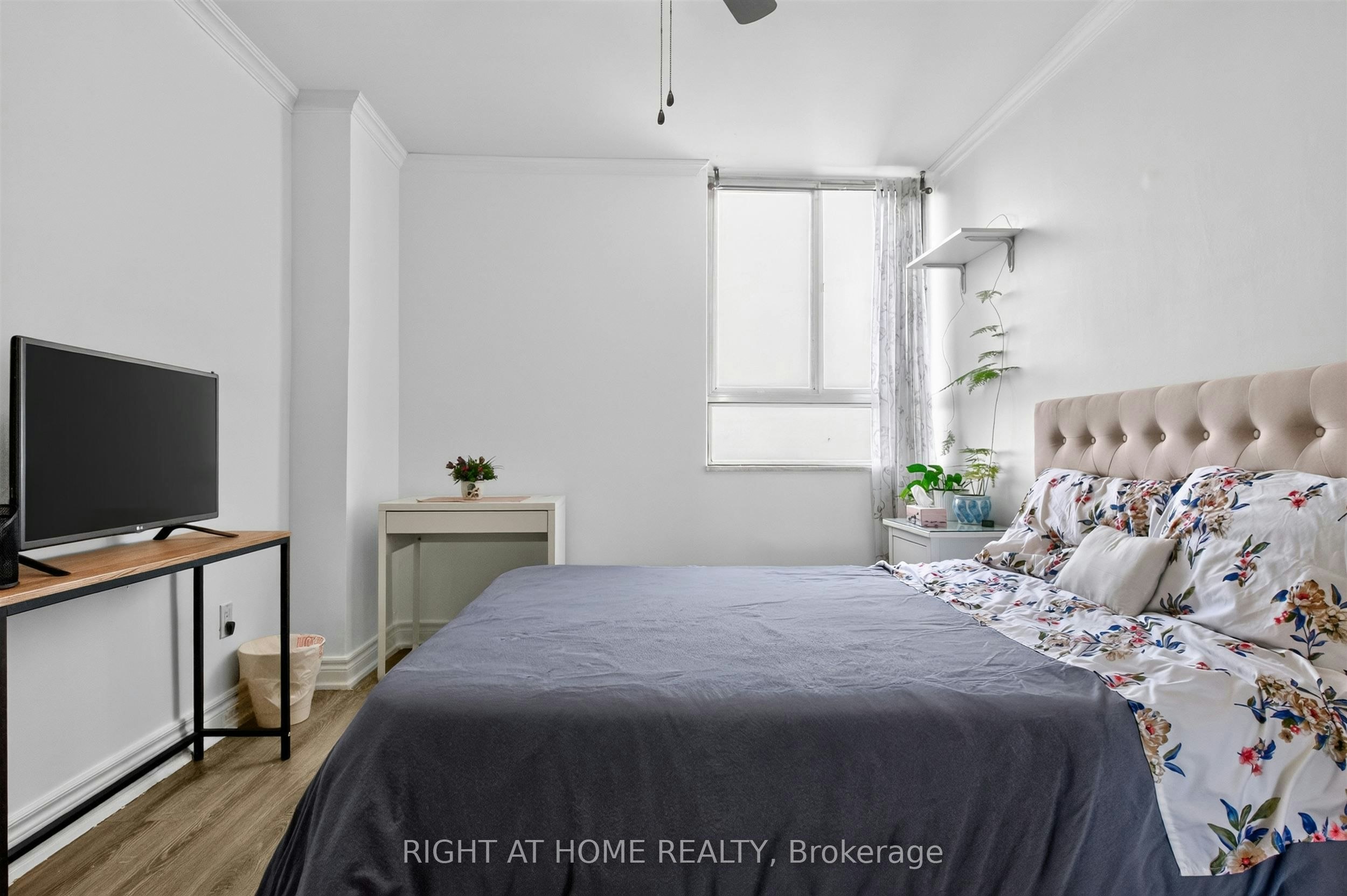 2407-3 Massey Square, Toronto, ON, M4C 5L5 - 20