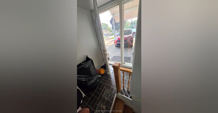 ROOM 2-888 Krosno Boulevard, Pickering, ON, L1W 1H4 - 4