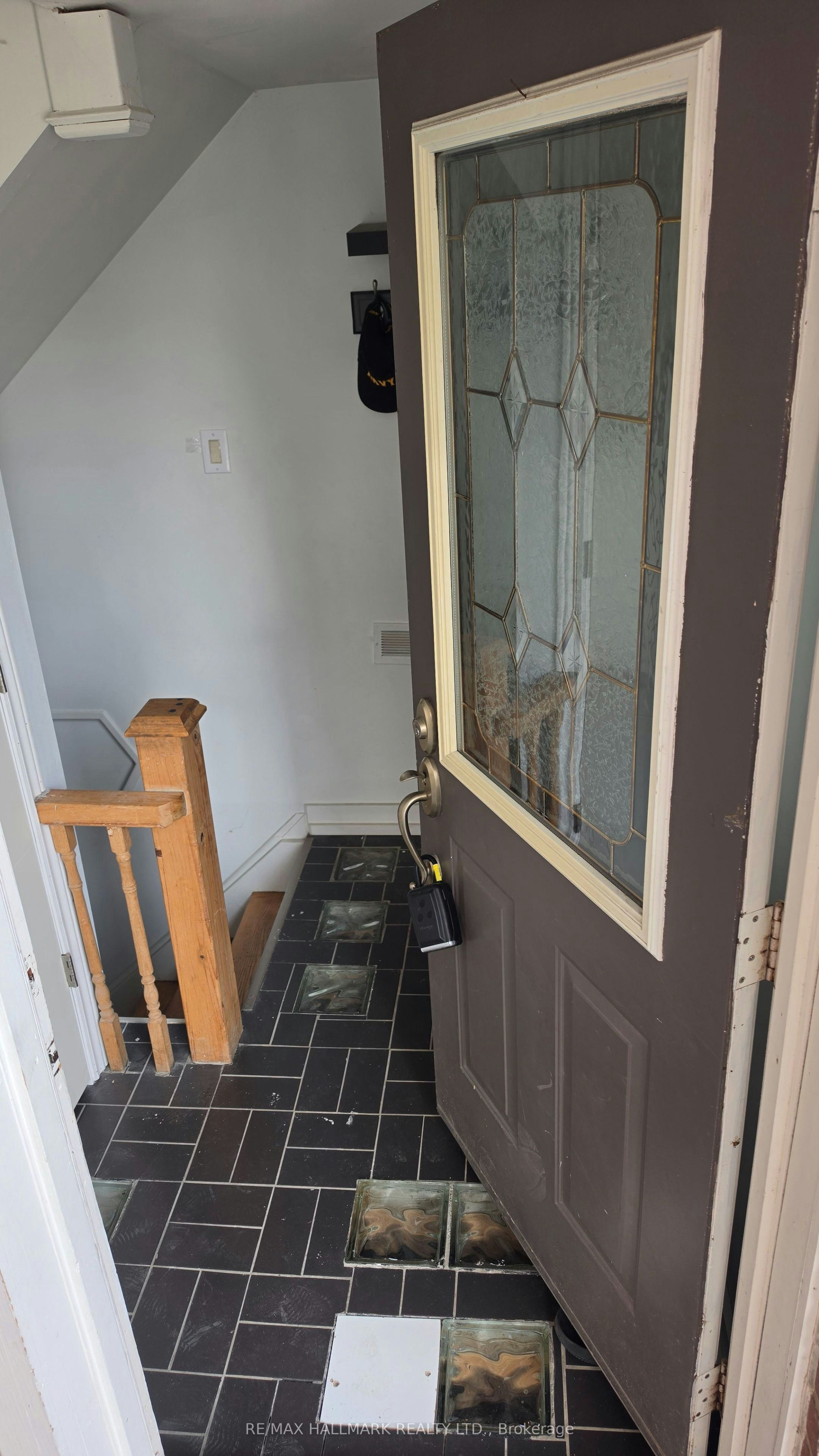 ROOM 2-888 Krosno Boulevard, Pickering, ON, L1W 1H4 - 3