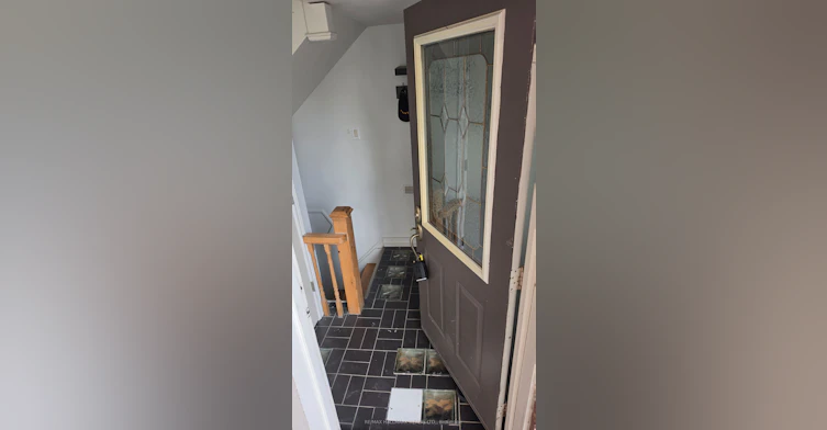 ROOM 2-888 Krosno Boulevard, Pickering, ON, L1W 1H4 - 3