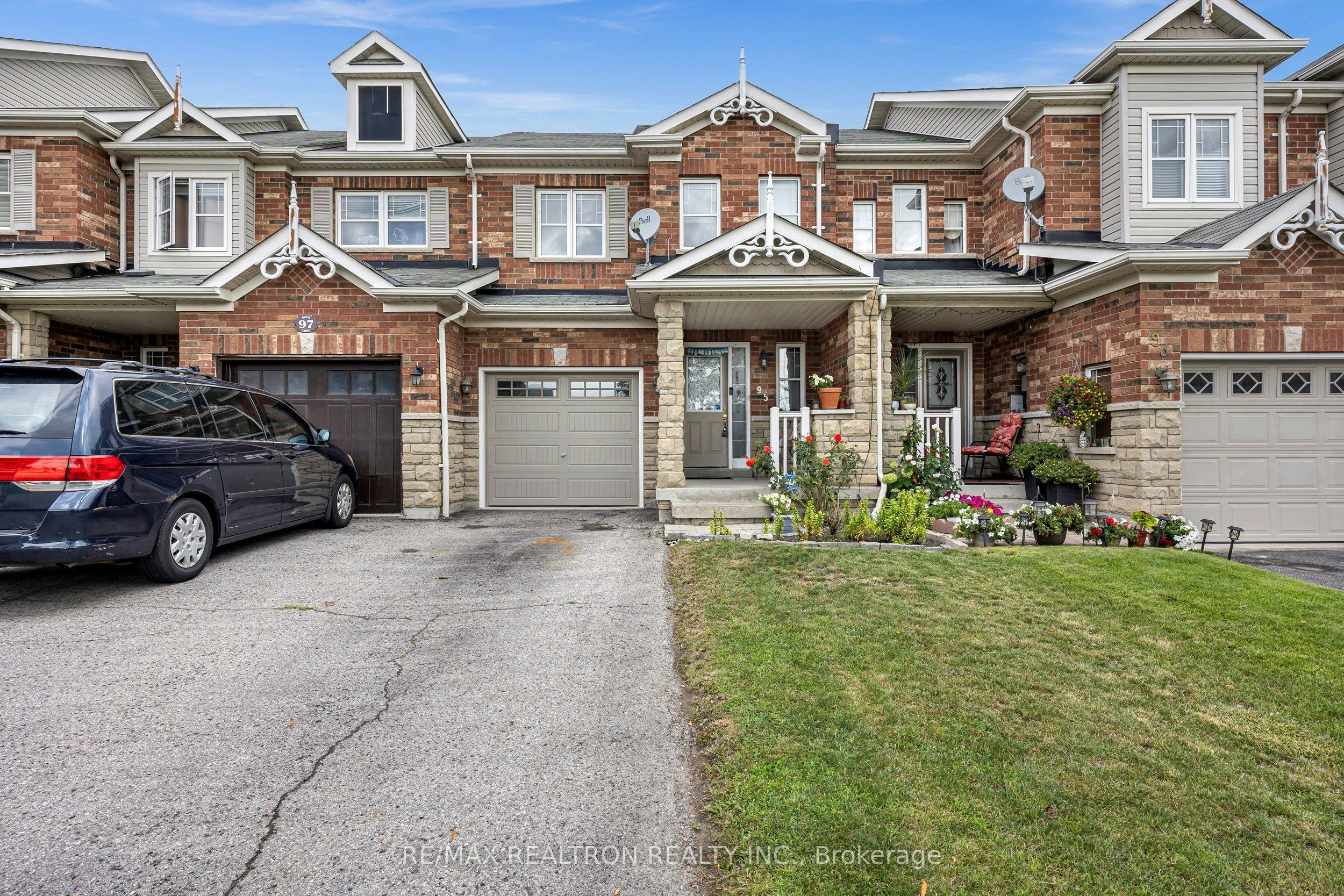 95 Beer Crescent, Ajax, ON, L1S 0B9