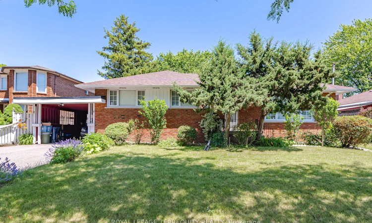 879 Scarborough Golf Club Road