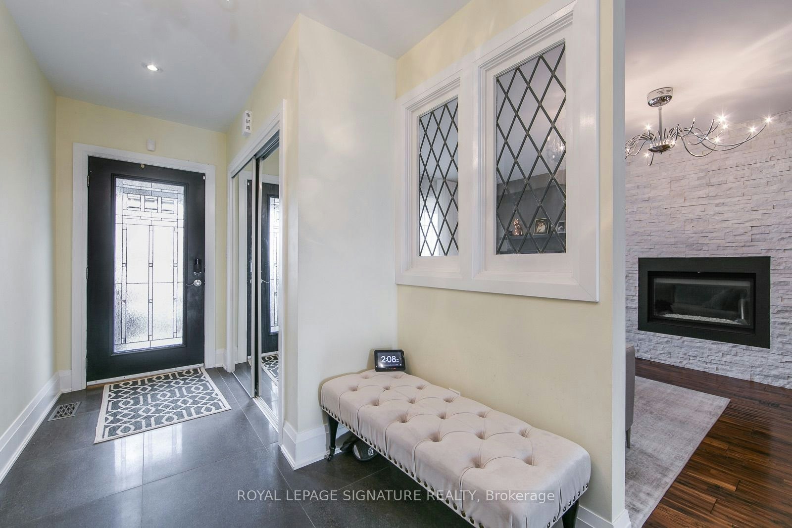 15 Battenberg Avenue, Toronto, ON, M4L 1J7 - 6