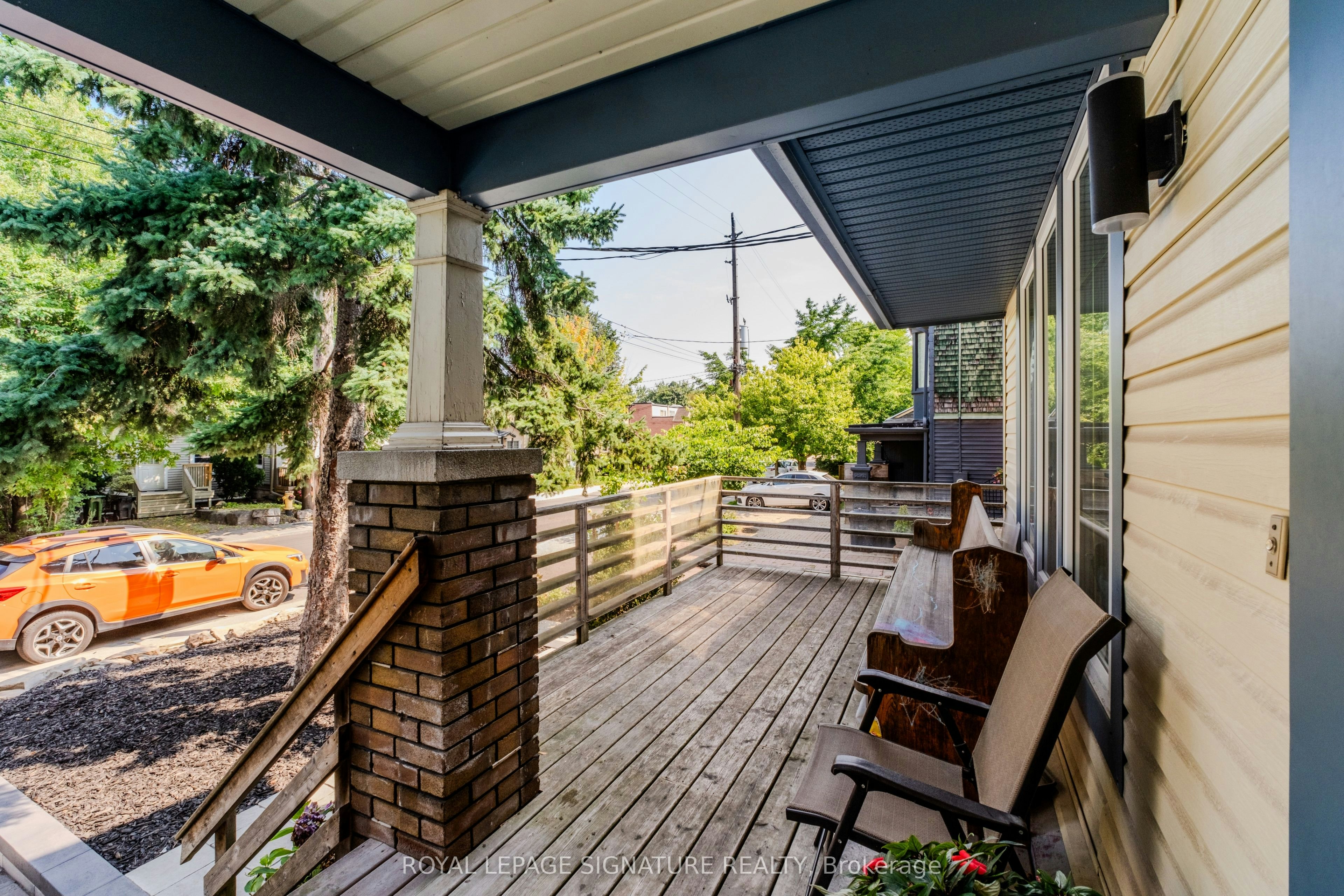 15 Battenberg Avenue, Toronto, ON, M4L 1J7 - 5