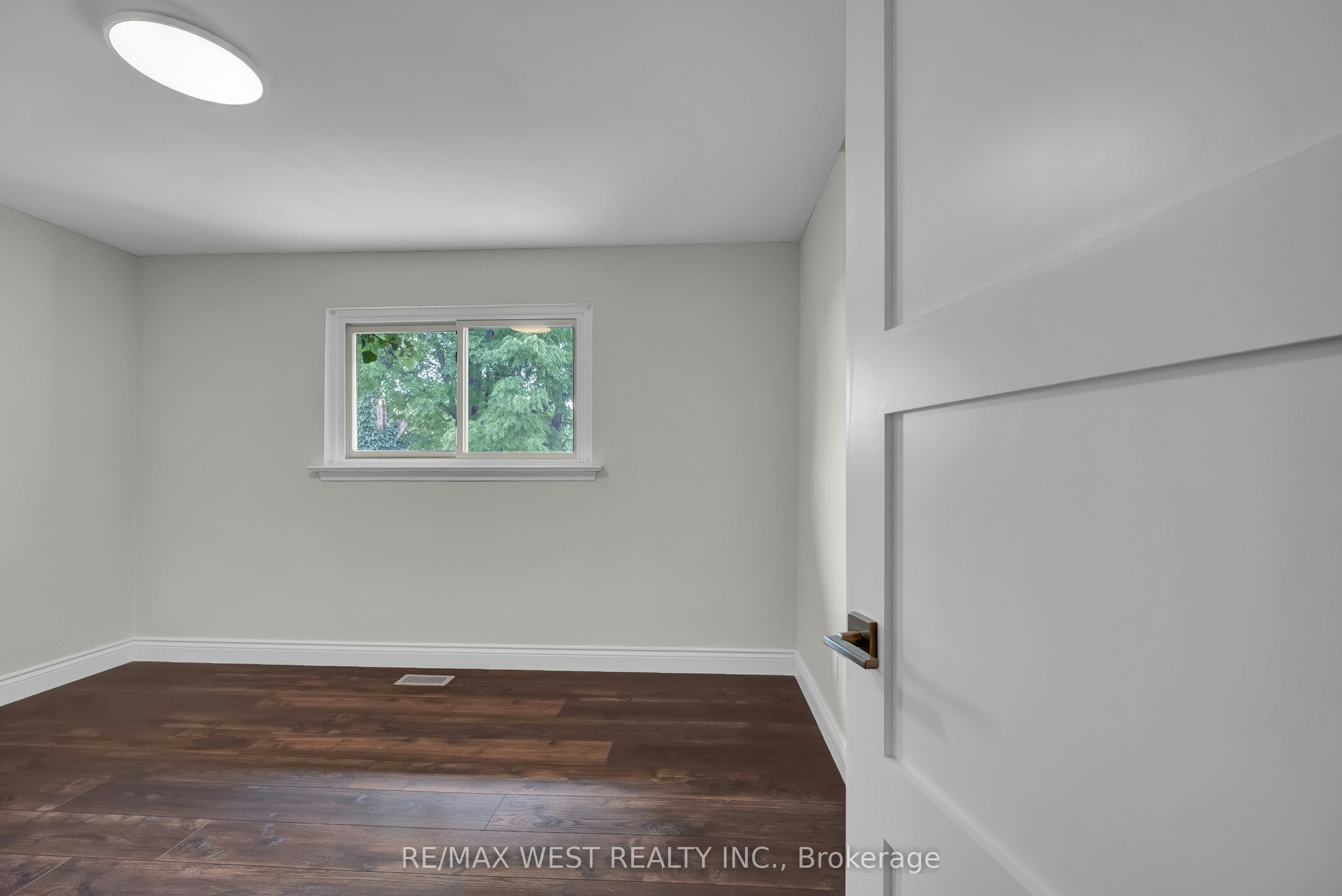 Main-397 Brentwood Avenue, Oshawa, ON, L1G 2S7 - 17
