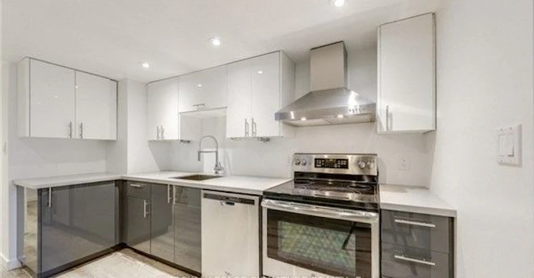 Lower-22 Curzon Street, Toronto, ON, M4M 3B4 - 7
