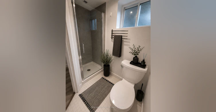 Lower-22 Curzon Street, Toronto, ON, M4M 3B4 - 4