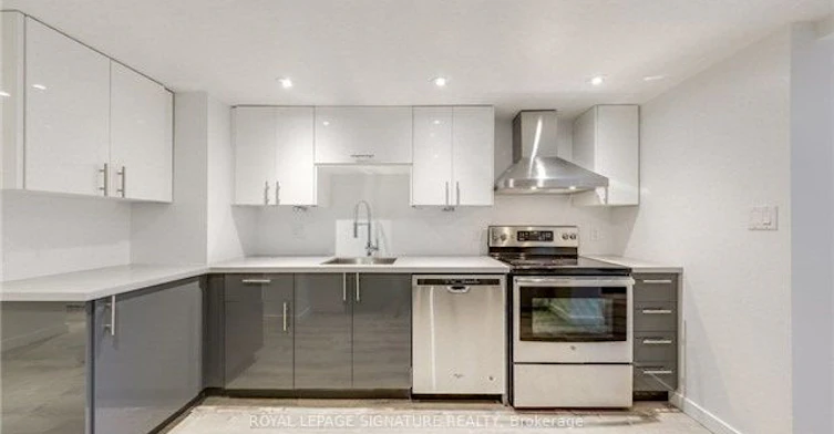Lower-22 Curzon Street, Toronto, ON, M4M 3B4 - 8