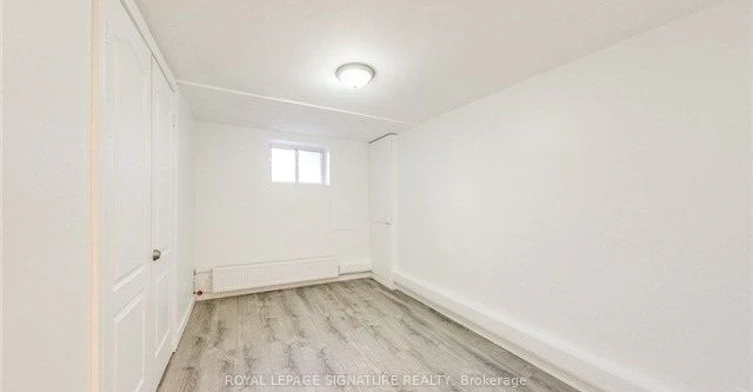 Lower-22 Curzon Street, Toronto, ON, M4M 3B4 - 15