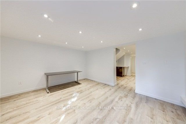 Lower-22 Curzon Street, Toronto, ON, M4M 3B4 - 10