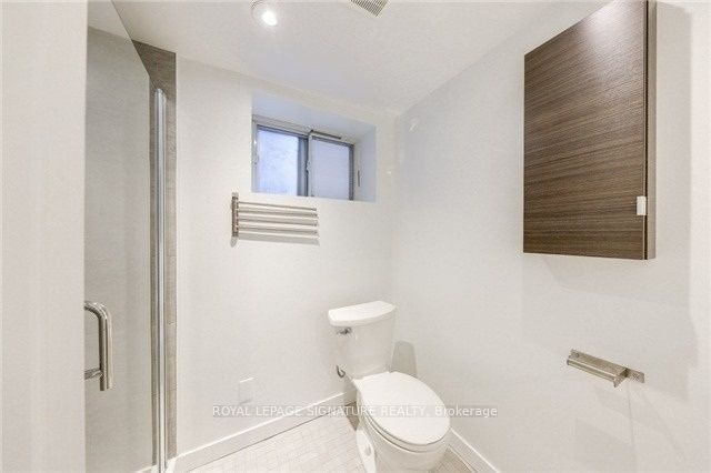 Lower-22 Curzon Street, Toronto, ON, M4M 3B4 - 14