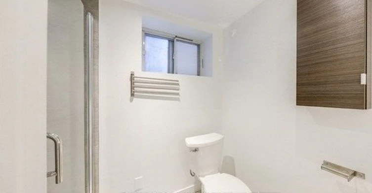 Lower-22 Curzon Street, Toronto, ON, M4M 3B4 - 14