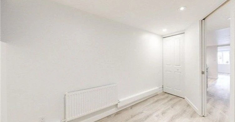 Lower-22 Curzon Street, Toronto, ON, M4M 3B4 - 13