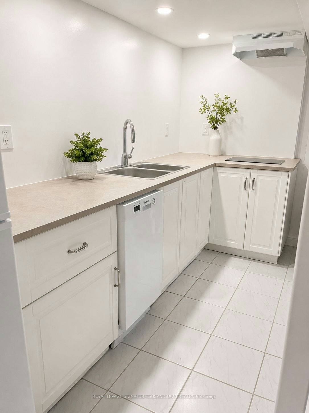 Lower-31 Lesmount Avenue, Toronto, ON, M4J 3V5 - 3