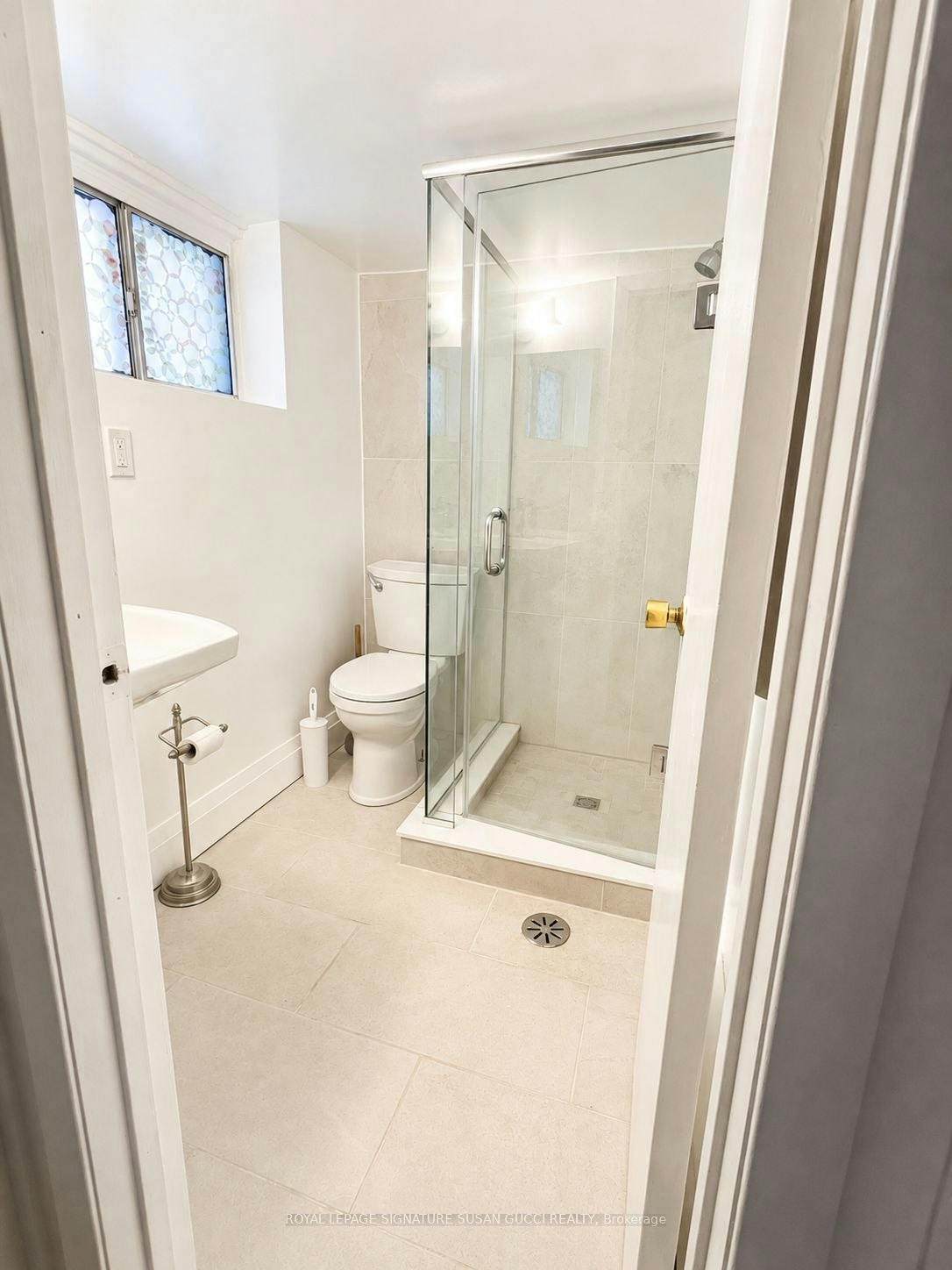 Lower-31 Lesmount Avenue, Toronto, ON, M4J 3V5 - 5