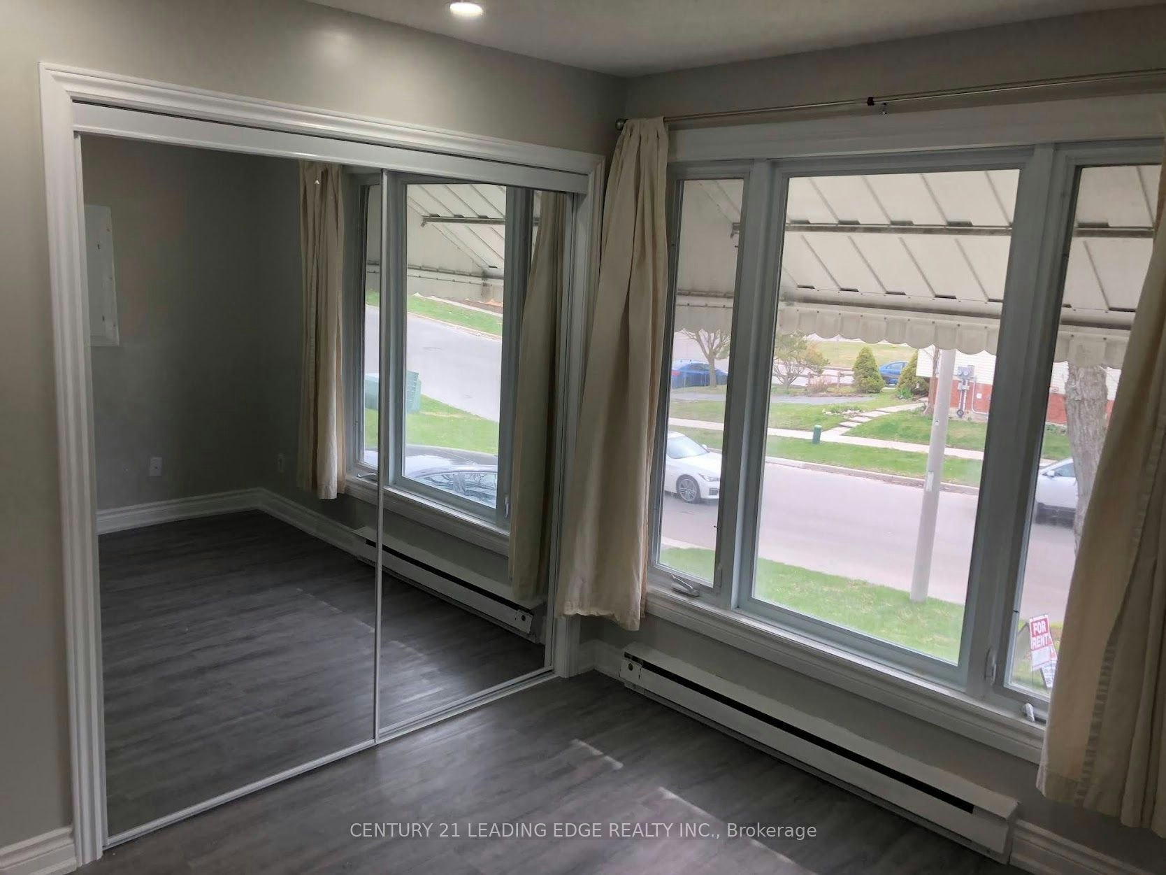 1-699 Attersley Drive, Oshawa, ON, L1K 1P9 - 4