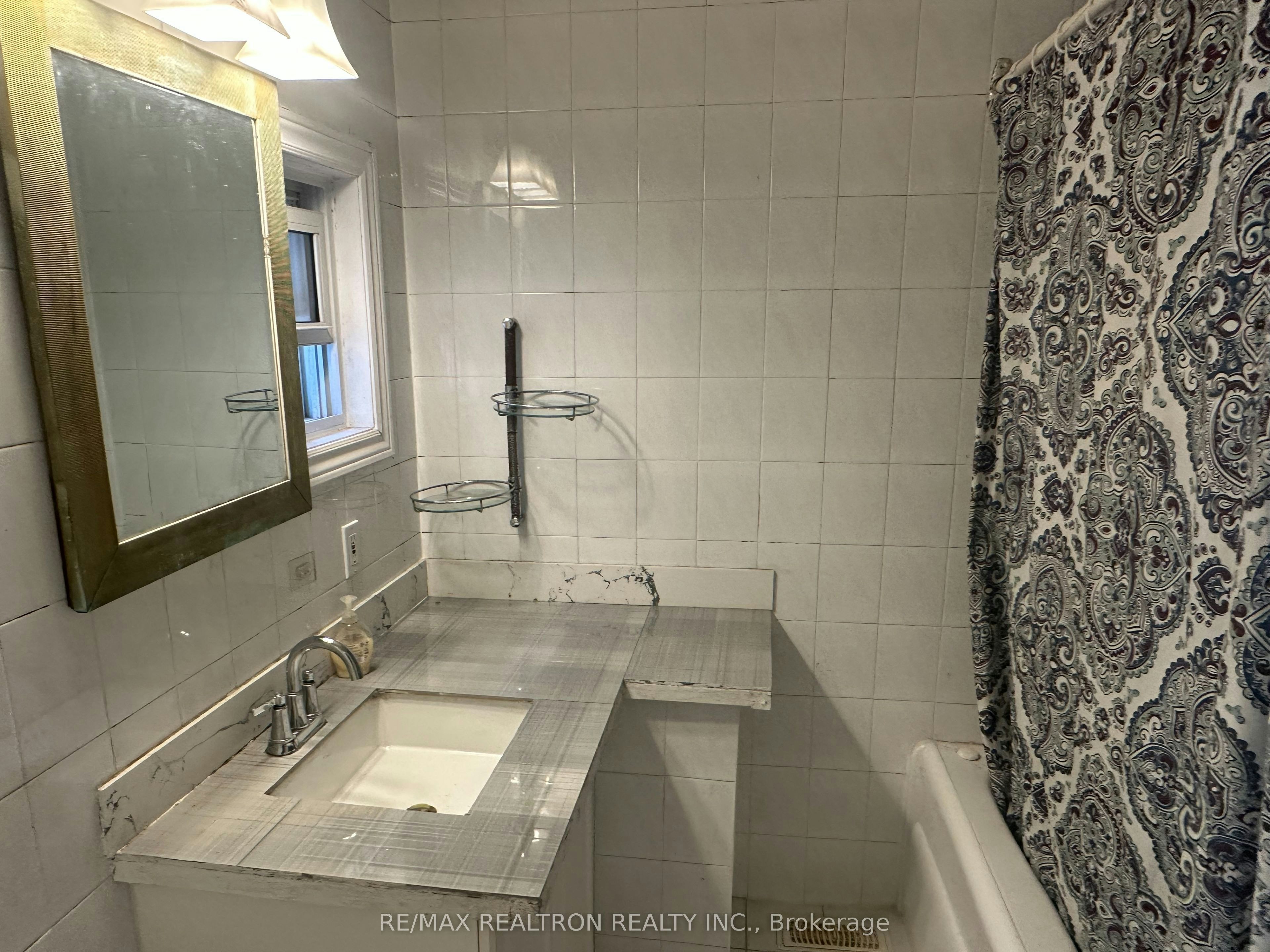 18 Phillip Avenue, Toronto, ON, M1N 3P9 - 16