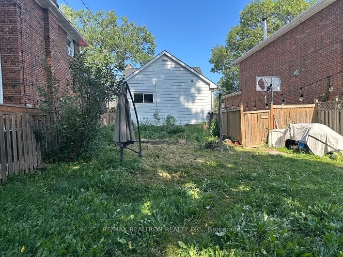 18 Phillip Avenue, Toronto, ON, M1N 3P9 - 18