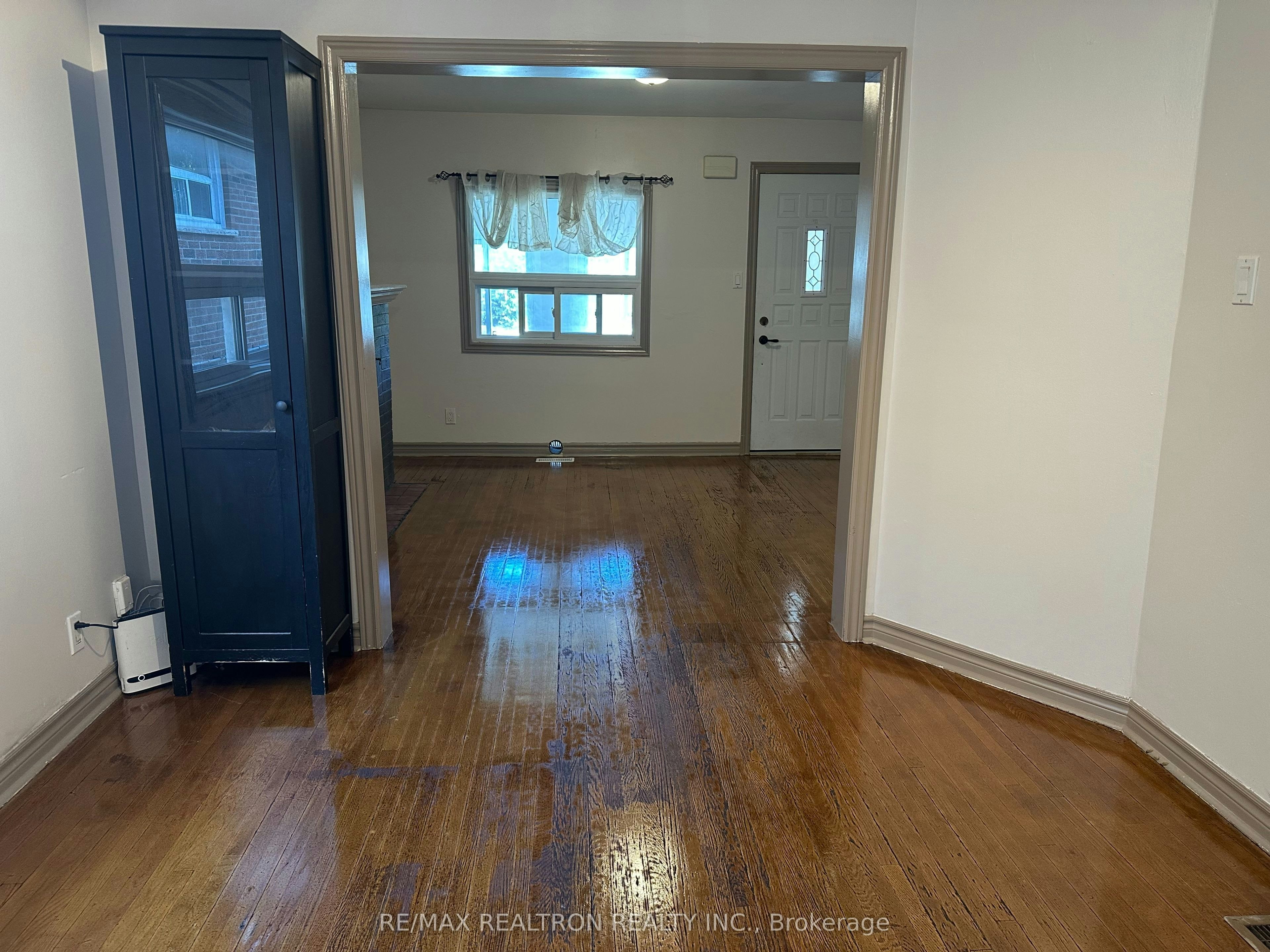 18 Phillip Avenue, Toronto, ON, M1N 3P9 - 7